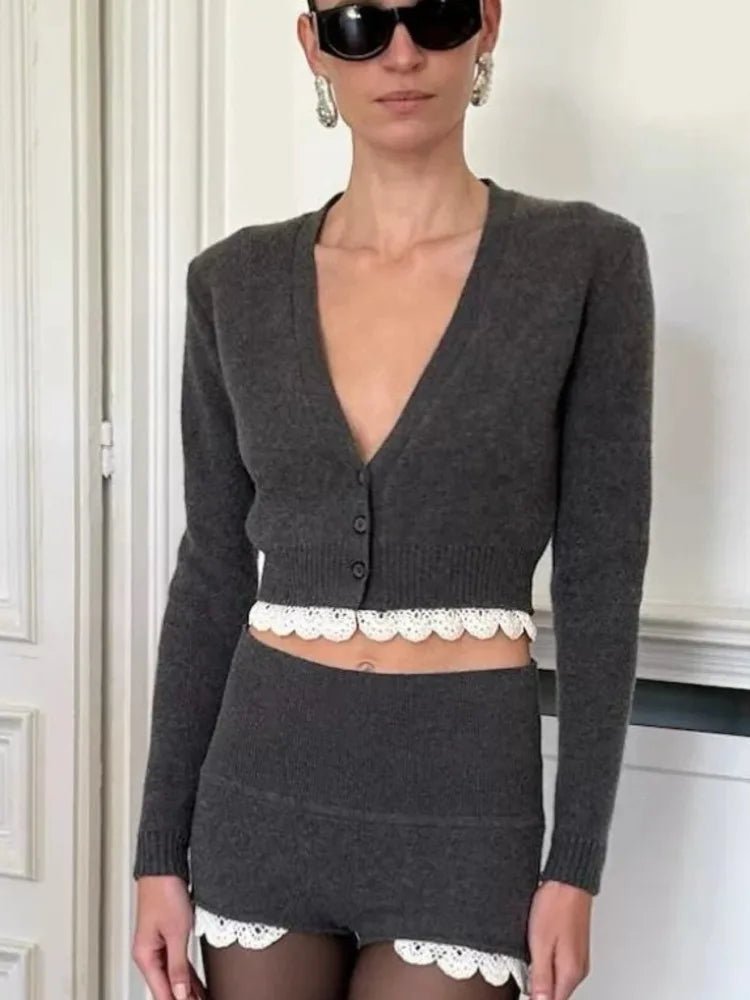 Lucy Cardigan-Shorts-Set mit Spitzenbesatz
