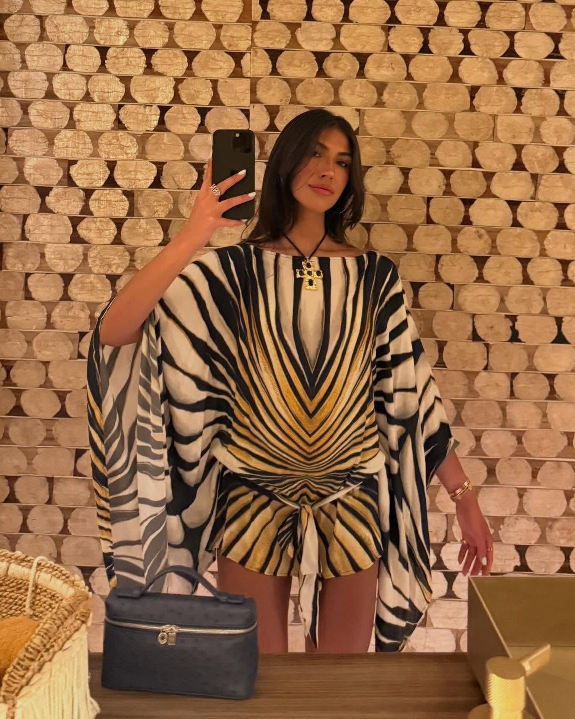Margots Kaftankleid mit Zebramuster