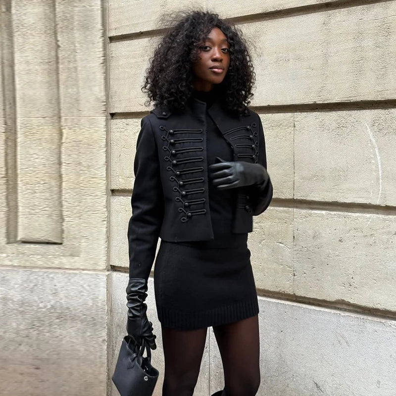 Mariella Jacke im Napoleon-Stil