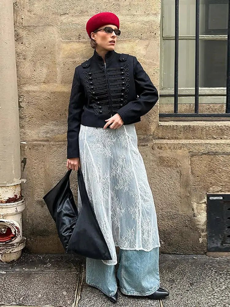 Mariella Jacke im Napoleon-Stil