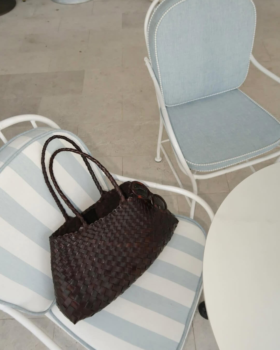 Marissa geflochtene Tasche aus veganem Leder, mittel