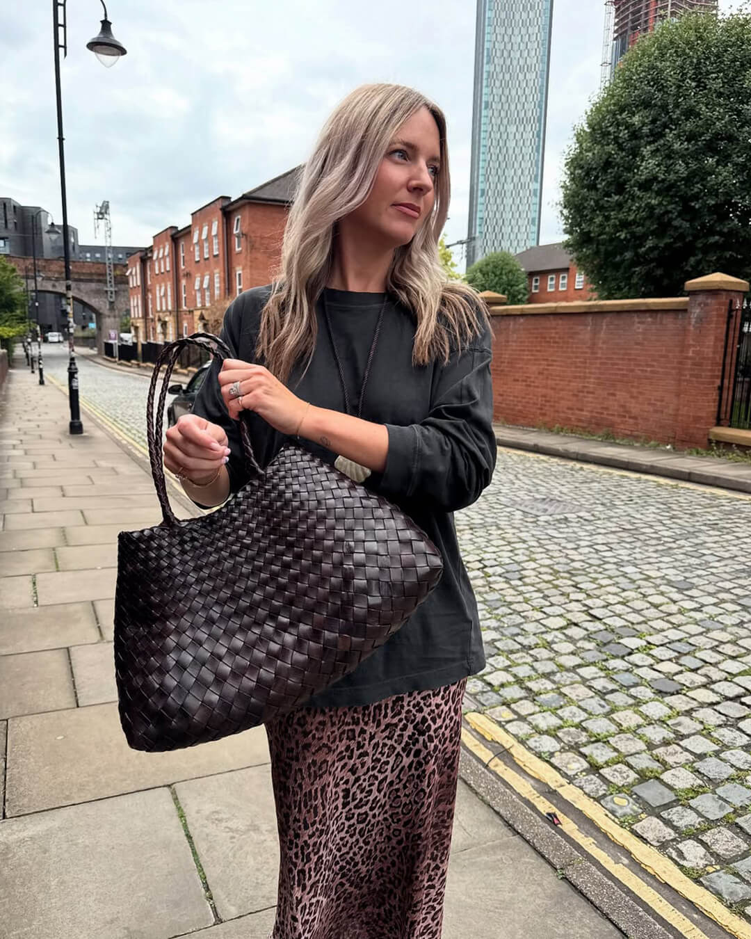 Marissa geflochtene Tasche aus veganem Leder, mittel