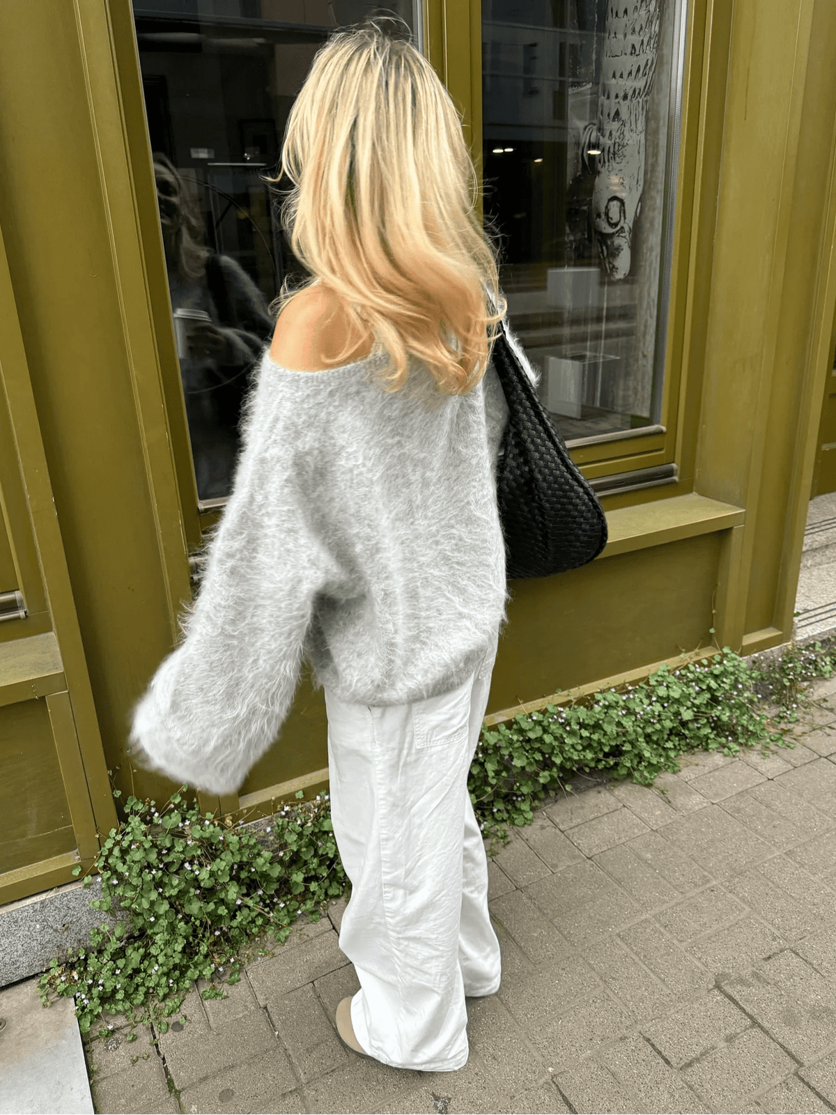 Meryl Weicher Strickpullover mit schulterfreiem Ausschnitt