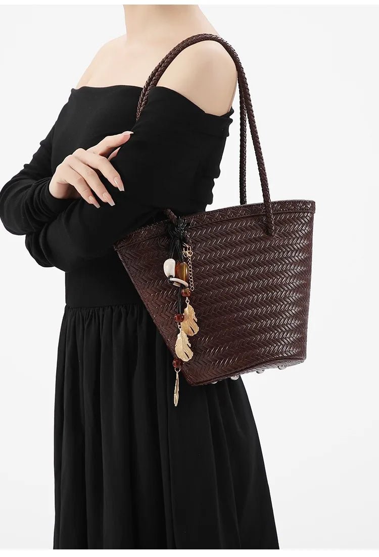 Meryl Geflochtene Beuteltasche mit Täschchen