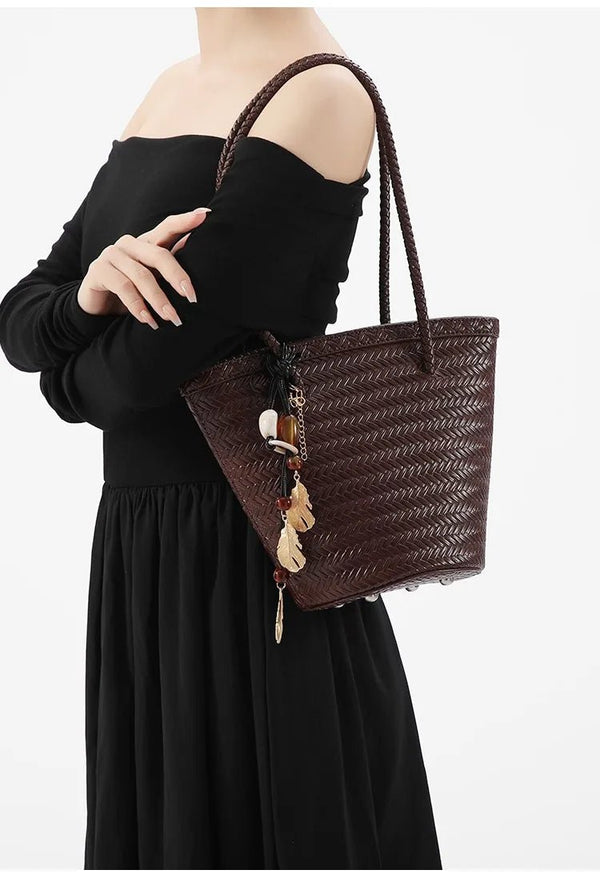 Meryl Geflochtene Beuteltasche mit Täschchen