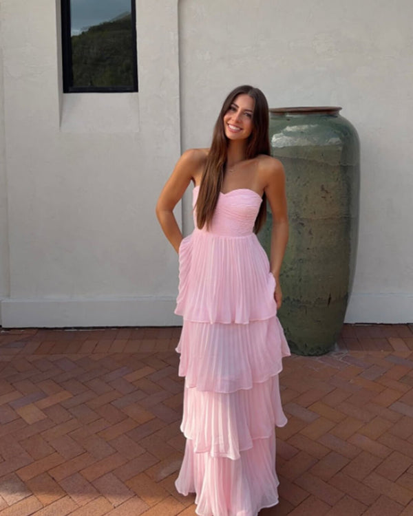 Michelle trägerloses, plissiertes Maxikleid mit Stufen
