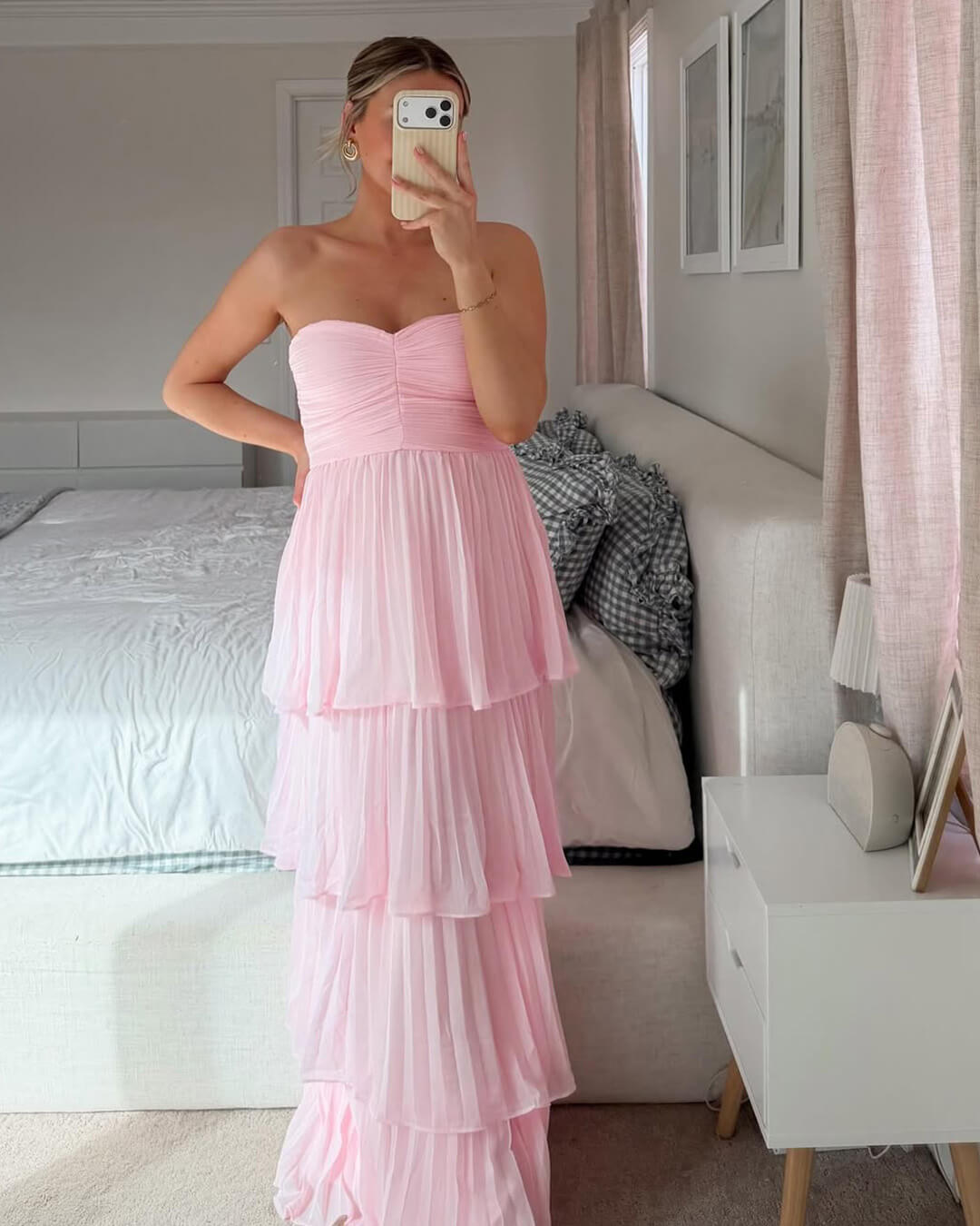 Michelle trägerloses, plissiertes Maxikleid mit Stufen
