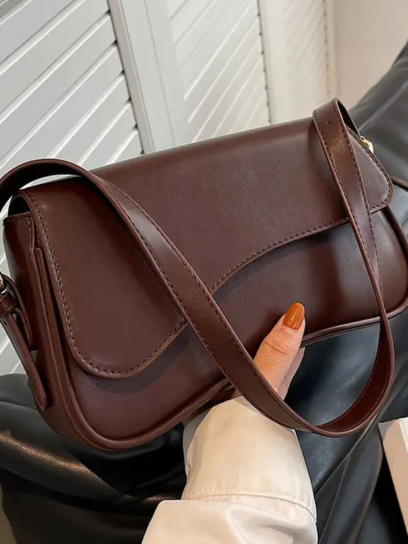 Mila Schultertasche im Sattel-Design