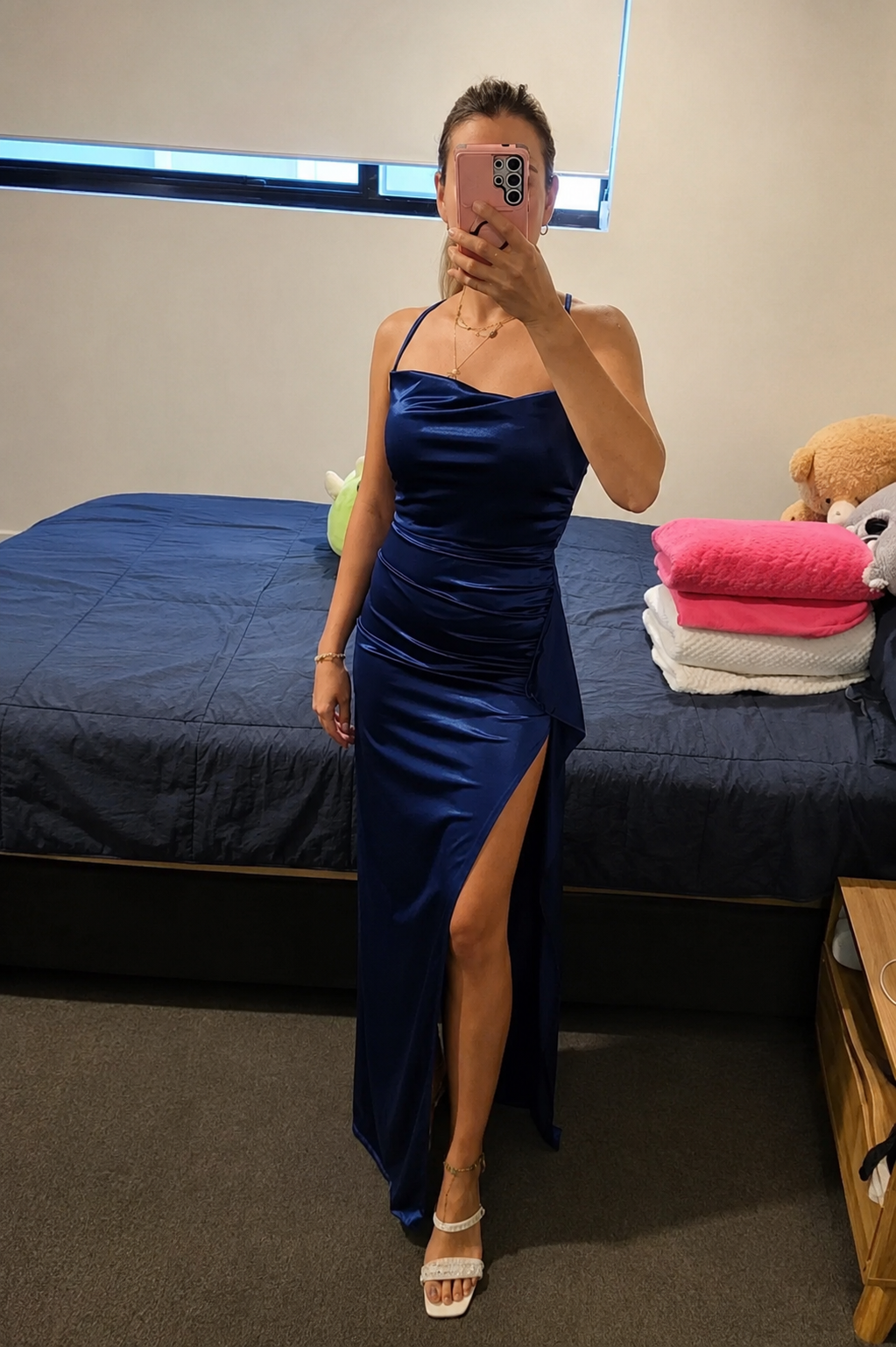 Miranda Satin-Maxikleid mit offenem Rücken