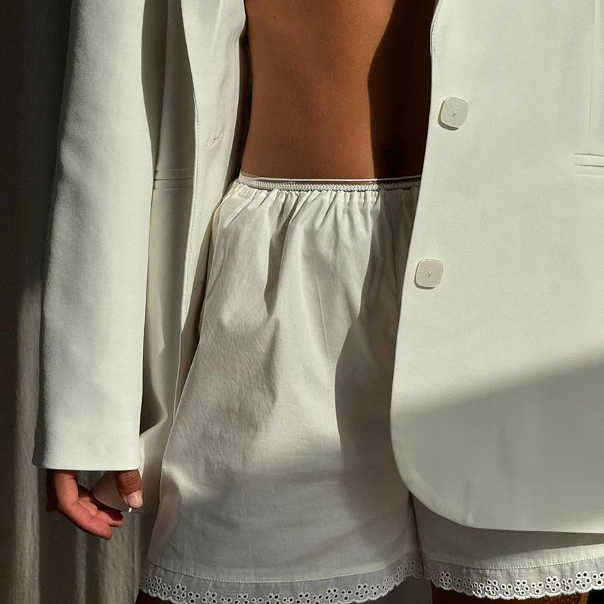 Natalie Mini-Shorts mit Spitzenbesatz