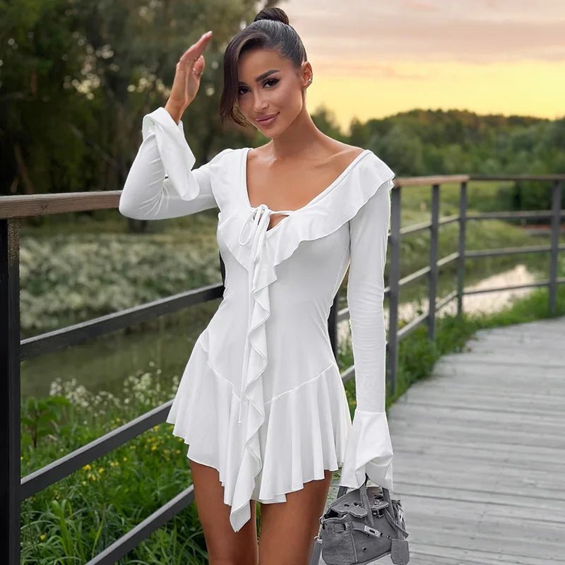 Nicole Minikleid mit V-Ausschnitt und Volants