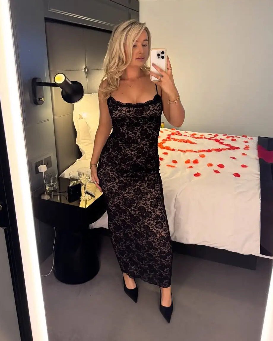 Nina Spitzenmaxikleid mit schulterfreiem Schnitt