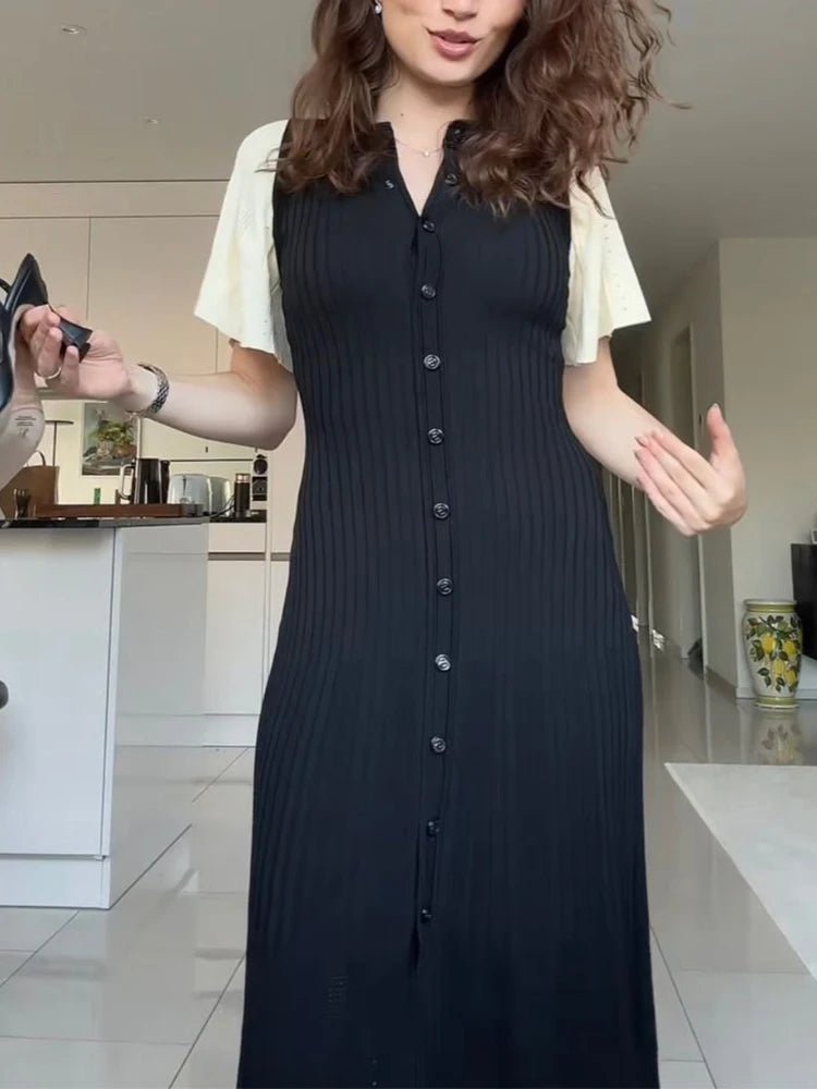Ninon Strick-Midikleid mit Plisseefalten und Trompetenärmeln