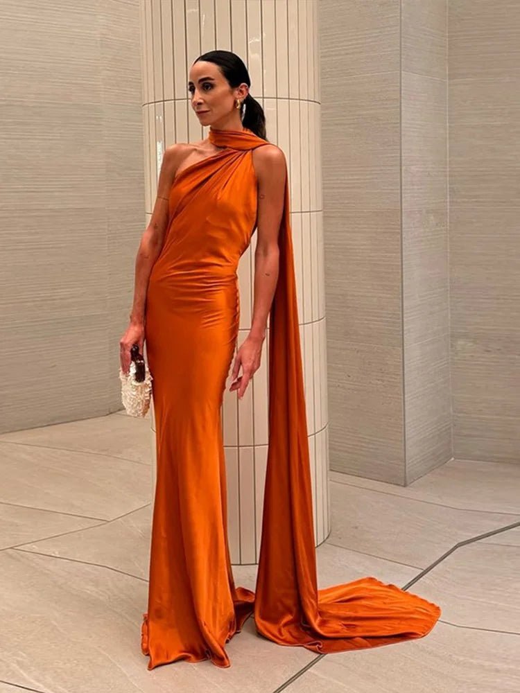 Noor Rückenfreies Satin-Neckholderkleid