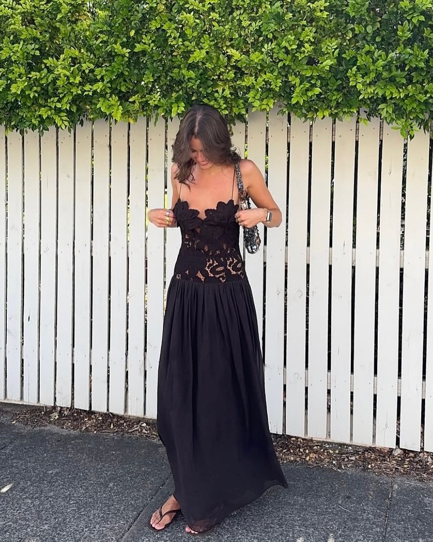 Orla Neckholderkleid aus Spitzen-Mesh