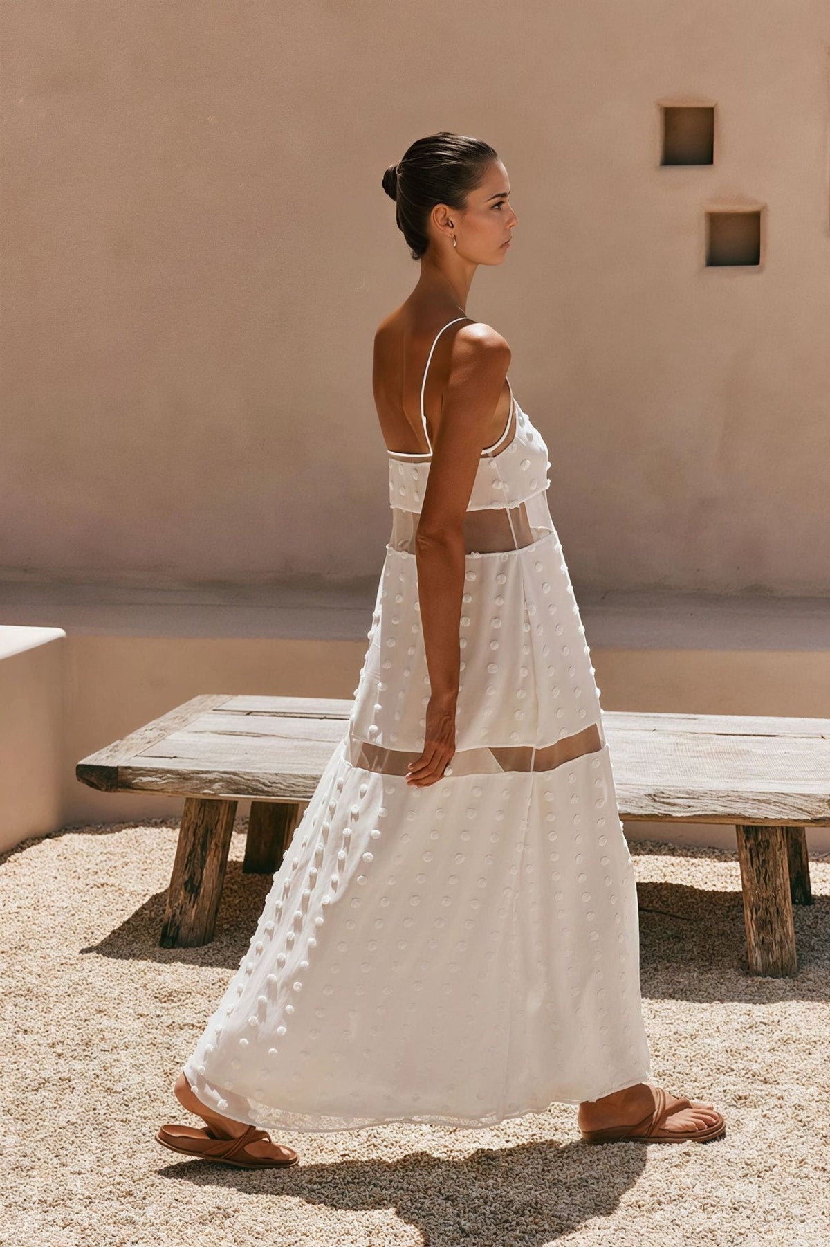 Paloma Kleid mit floralem Cut-out und schmalen Trägern