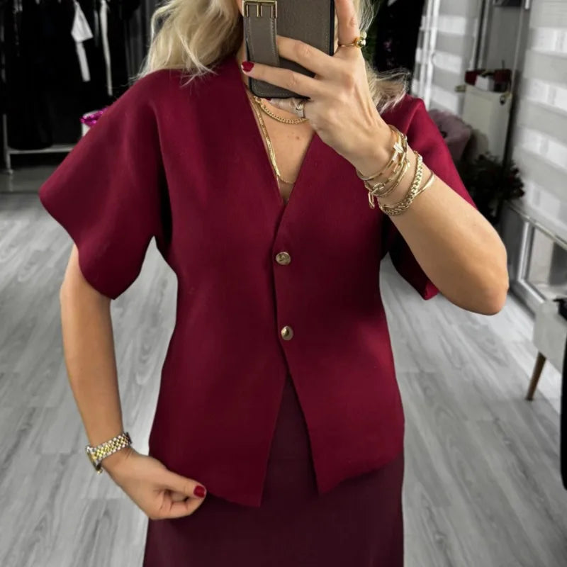 Gerippter Cardigan mit V-Ausschnitt und Knöpfen
