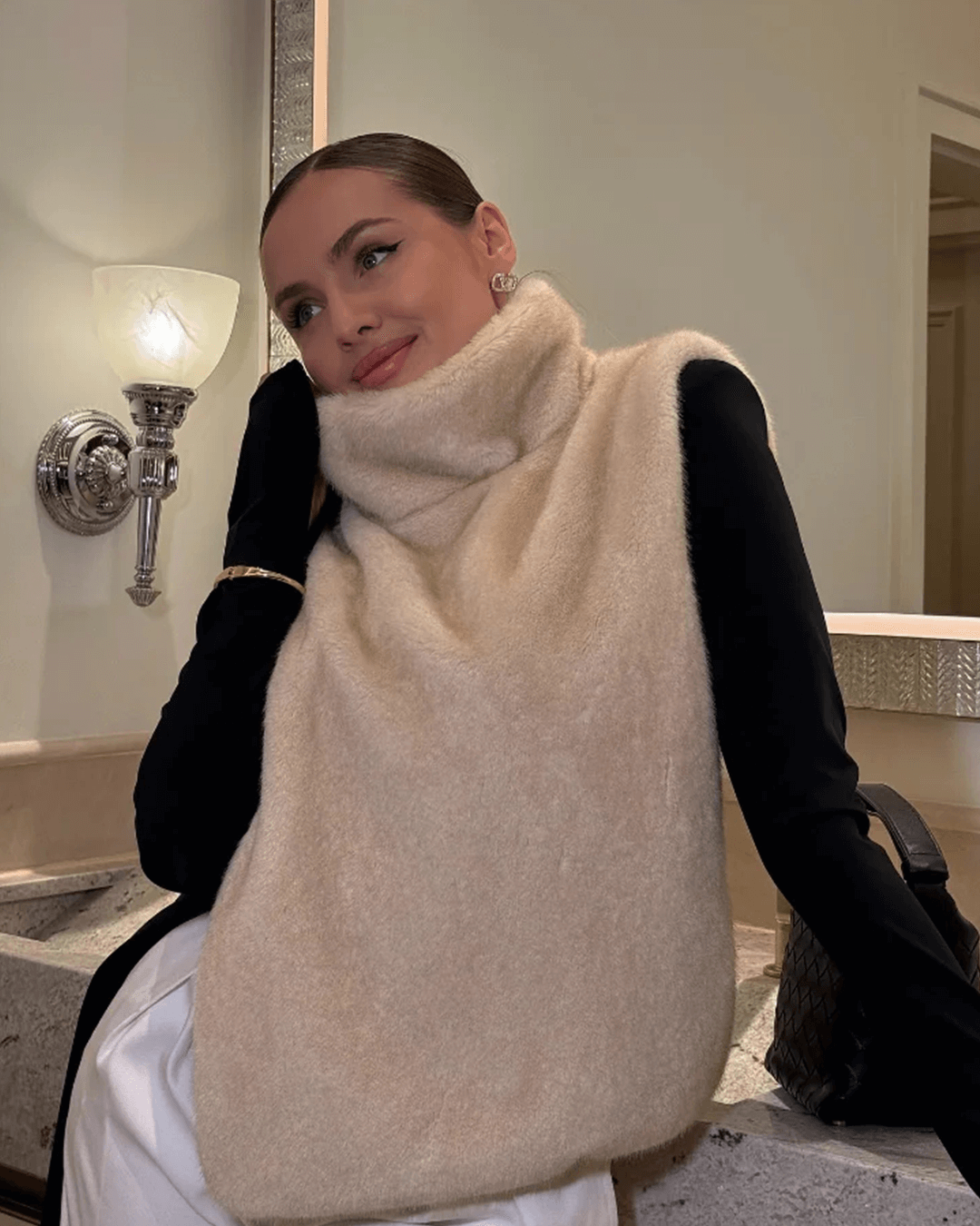 Rina Kunstpelzweste mit Rollkragen