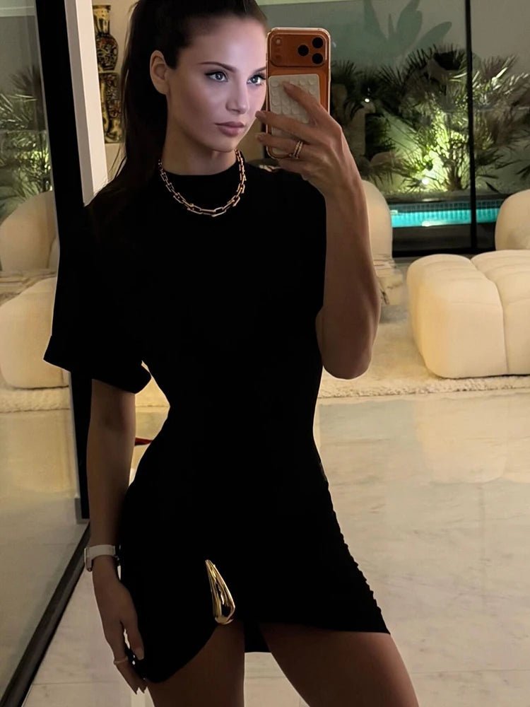 Gerafftes Minikleid Rochelle mit Metallschnalle