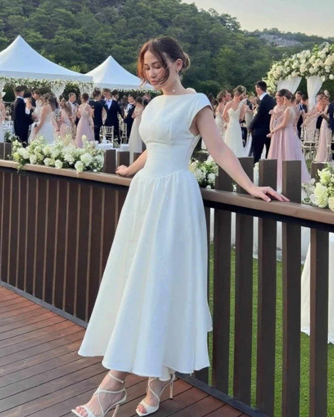 Rosalind Ärmelloses Midikleid mit Cut-outs
