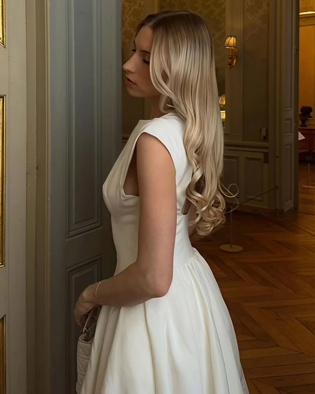 Rosalind Ärmelloses Midikleid mit Cut-outs