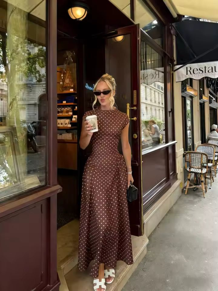 Ruby ausgestelltes Maxikleid mit kurzen Ärmeln