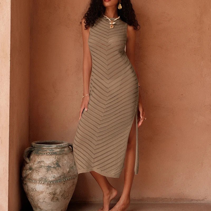 Ruth gestricktes Strandkleid mit Lochmuster als Überwurf