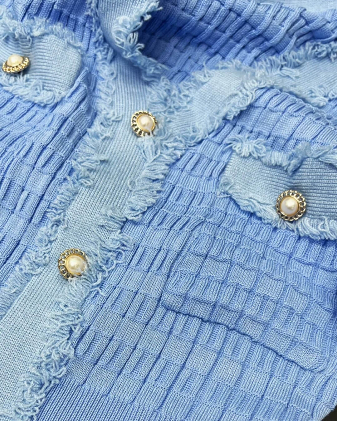 Sabrina Gestricktes Kleid mit V-Ausschnitt