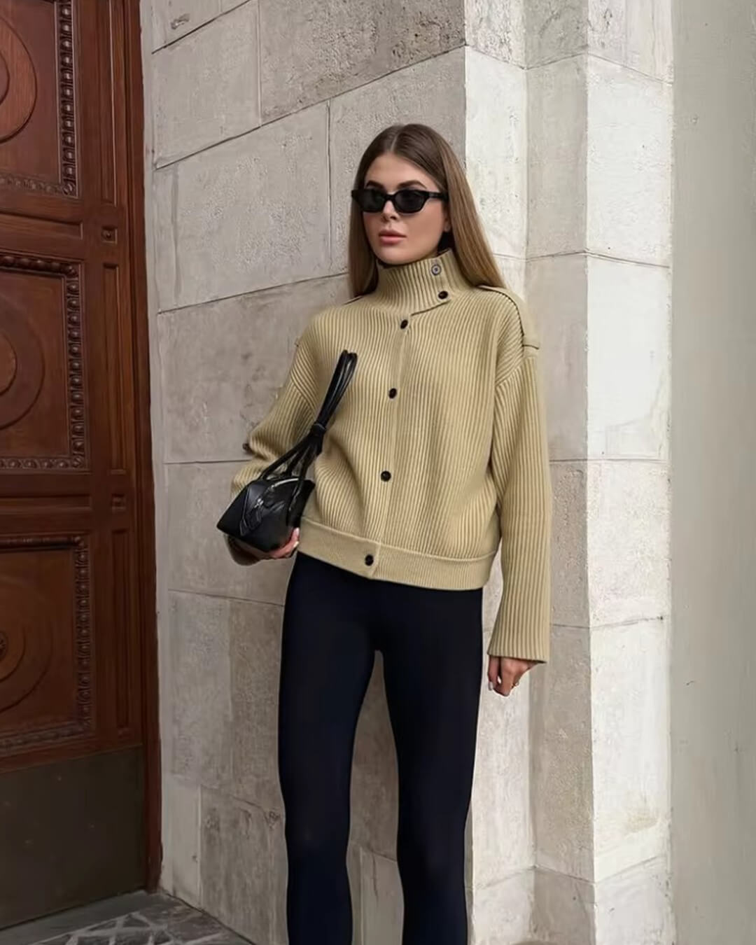 Sandra Gestrickte Strickjacke mit Stehkragen