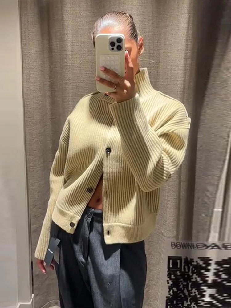 Sandra Gestrickte Strickjacke mit Stehkragen