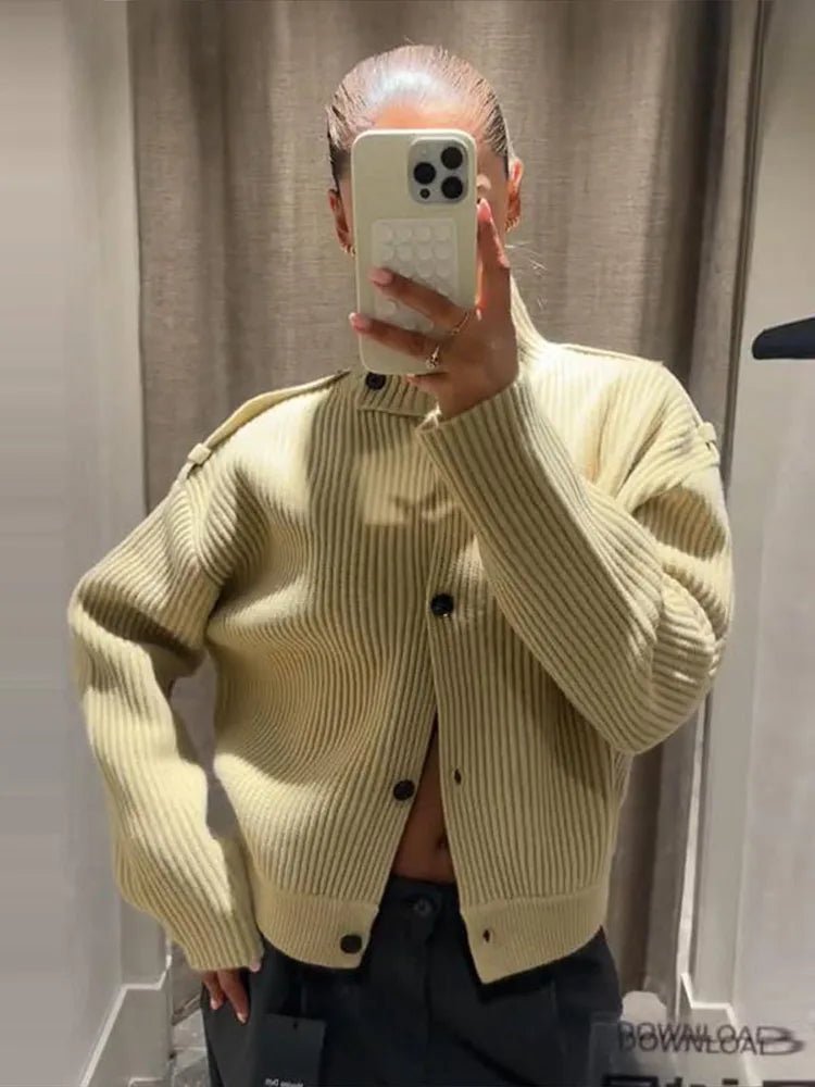 Sandra Gestrickte Strickjacke mit Stehkragen