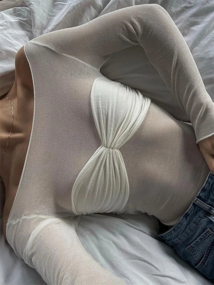 Saras durchsichtiges Mesh-Off-Shoulder-Top