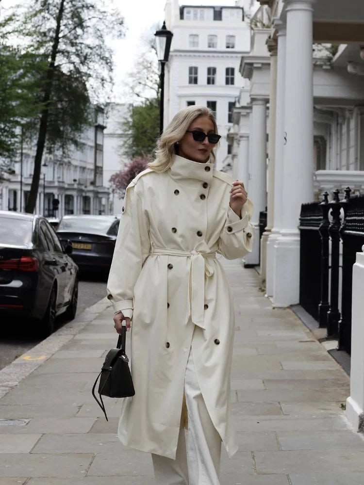 Trenchcoat Sarah mit hohem Kragen und Gürtel
