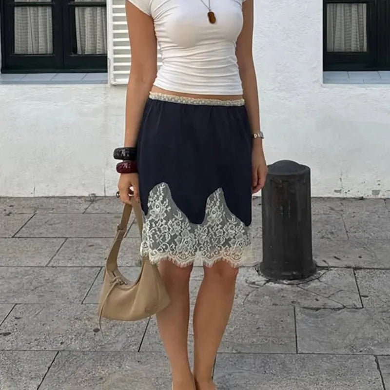 Saskia Minirock aus Satin mit Spitzen-Patchwork