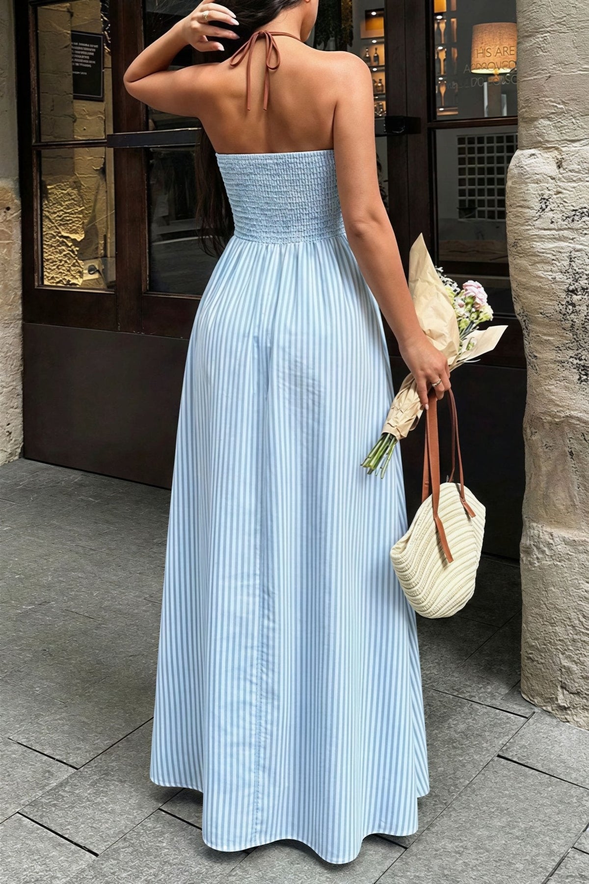 Sevilla Gestreiftes Maxikleid mit tiefem V-Ausschnitt