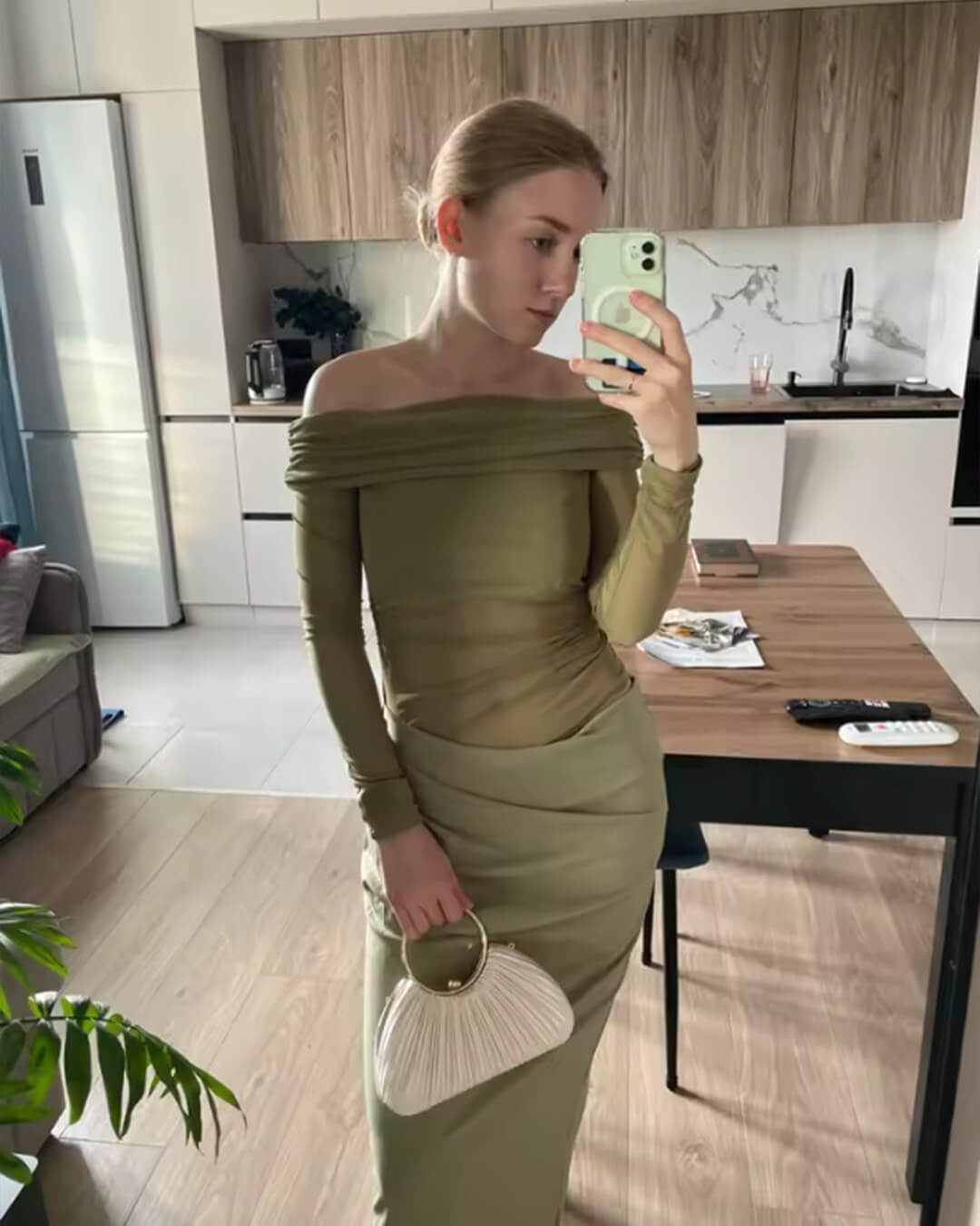 Shiela Maxikleid aus gerafftem Mesh