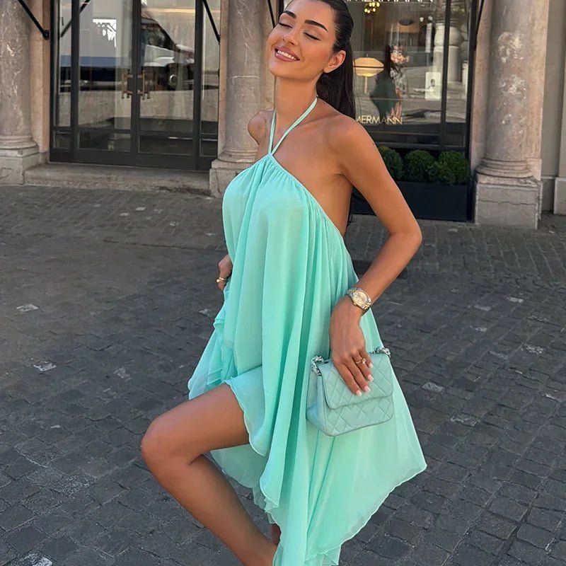 Sienna fließendes Neckholder-Minikleid