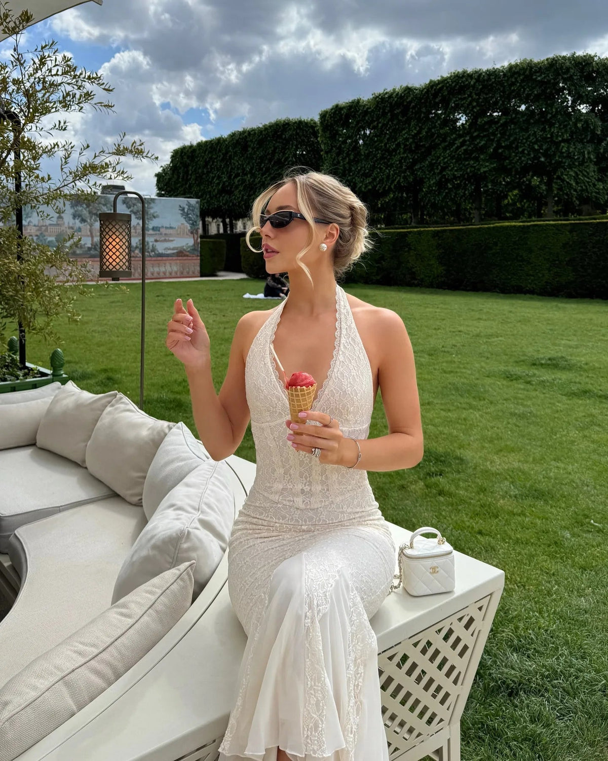 Sienna Spitzen-Maxikleid mit Neckholder-Ausschnitt