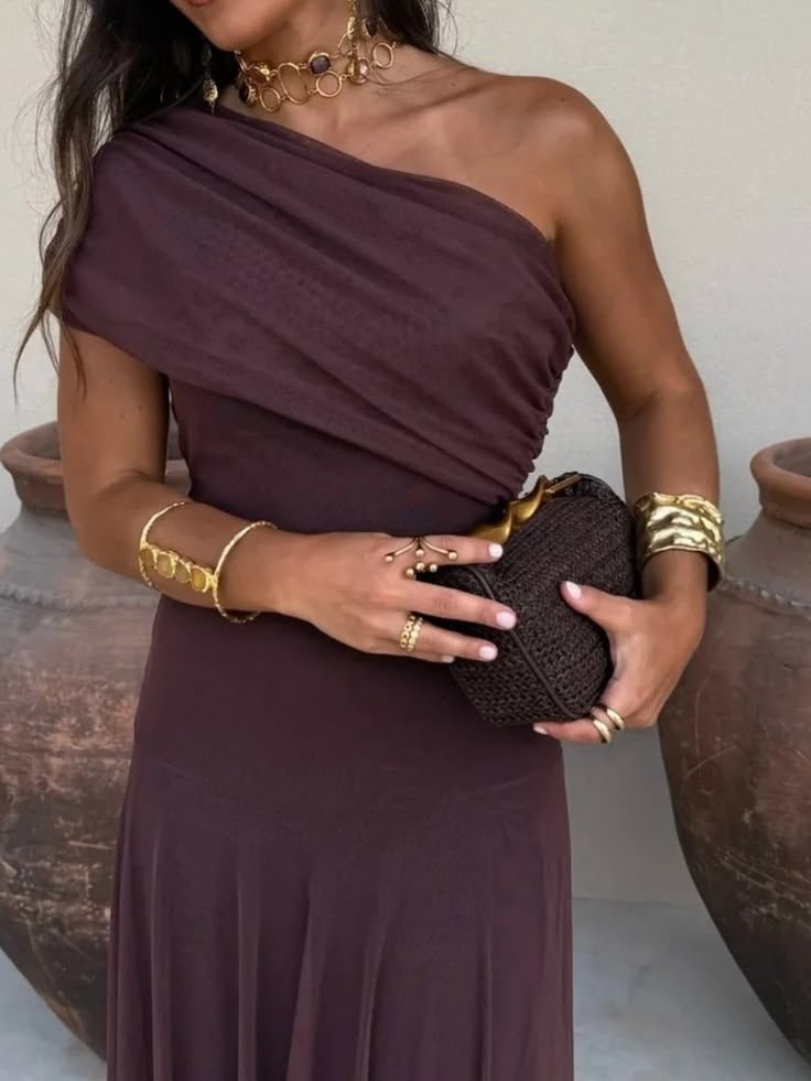 Sienna schulterfreies gerafftes Maxikleid