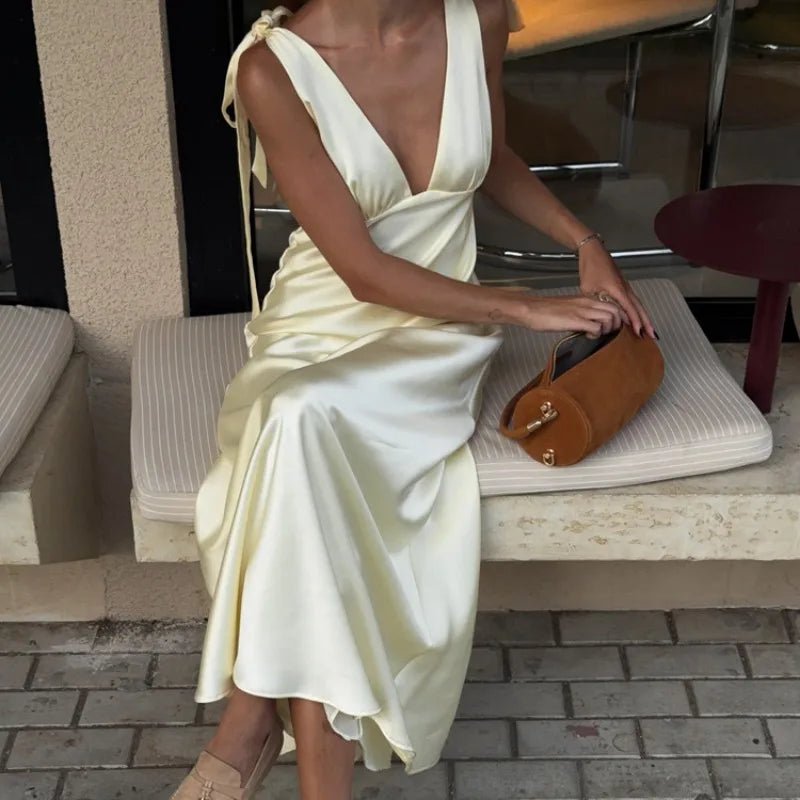 Sienna Satin-Maxikleid mit Bindeträgern