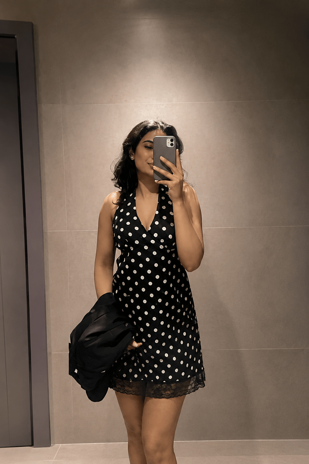 Sofia rückenfreies Minikleid mit Polka-Dots