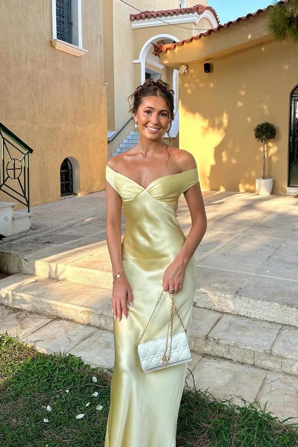 Sophia Satin-Maxikleid mit schulterfreiem Schnitt