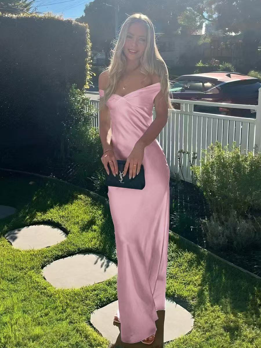 Sophia Satin-Maxikleid mit schulterfreiem Schnitt