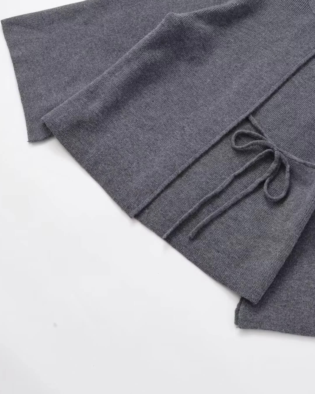 Suzette Cardigan mit Fledermausärmeln und Schlitz