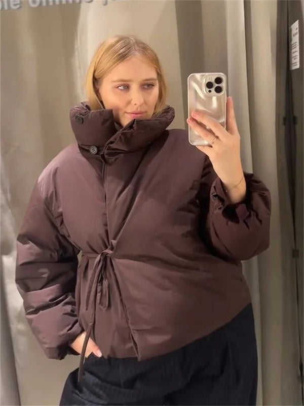 Suzy Steppjacke mit hohem Kragen und Bindeband