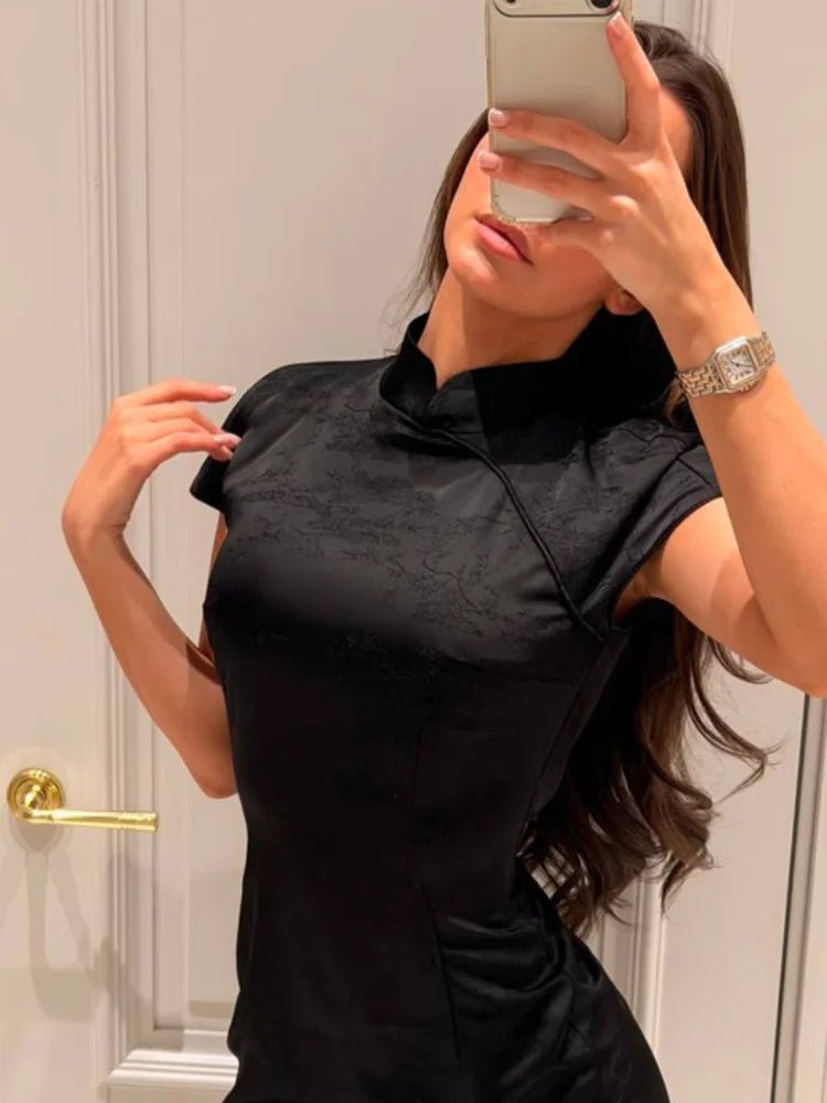 Talia Satinkleid mit Spitzenkragen