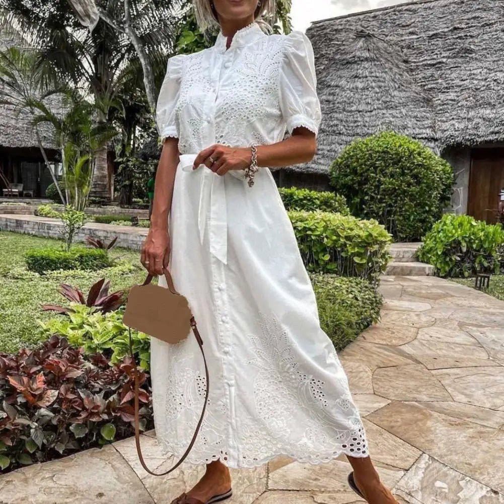 Theresa besticktes Maxikleid mit Schnürung