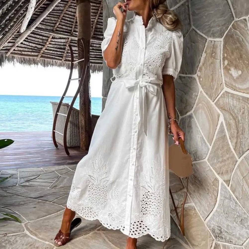 Theresa besticktes Maxikleid mit Schnürung