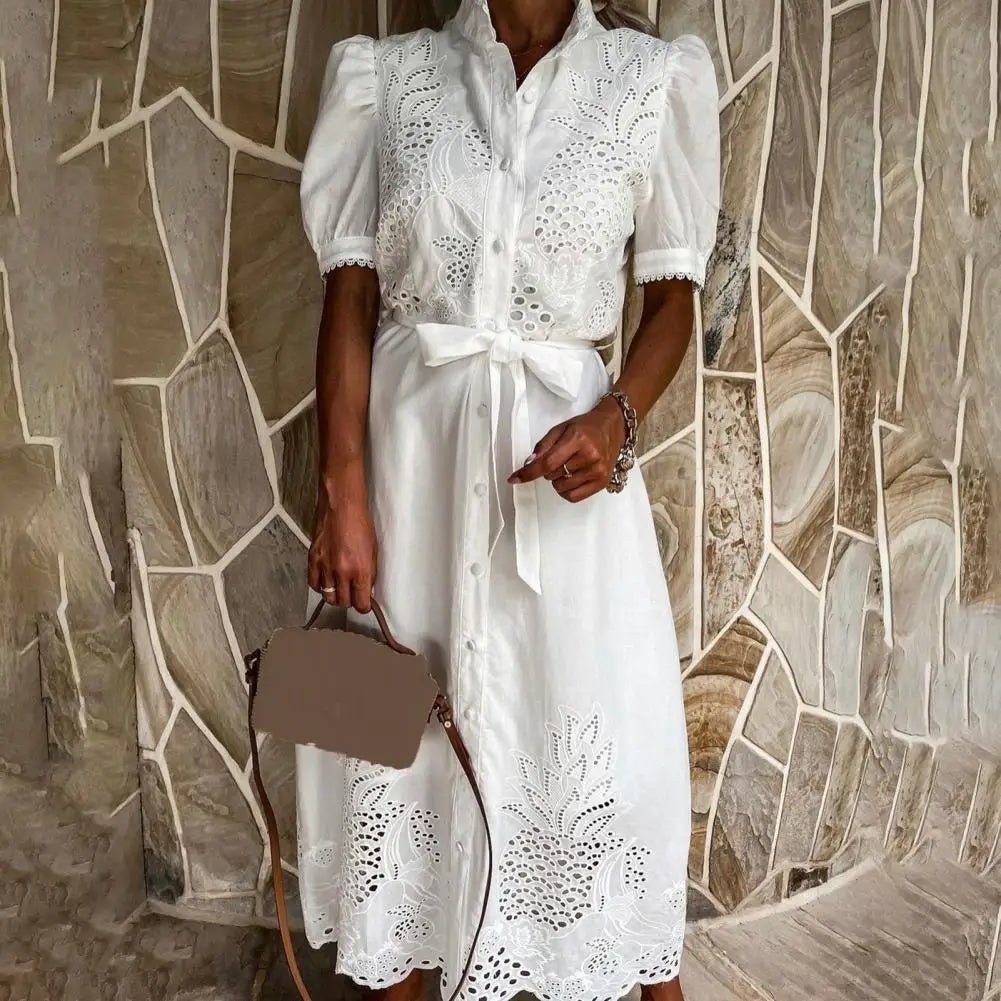 Theresa besticktes Maxikleid mit Schnürung