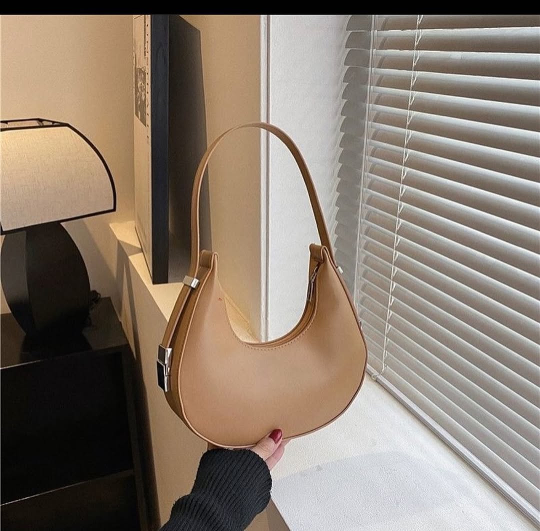 Tyla Schultertasche aus Leder